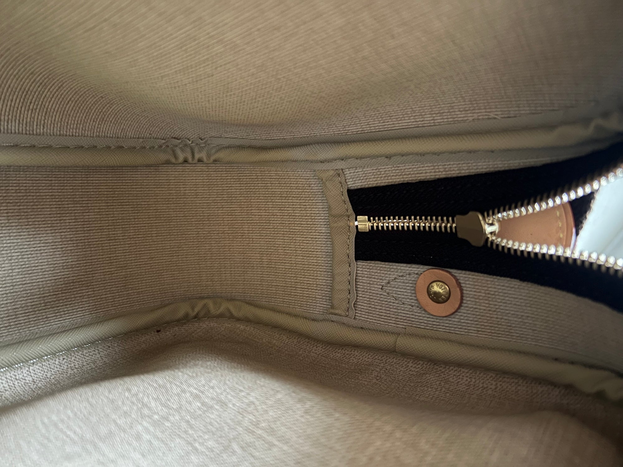 Louis Vuitton Reporter PM