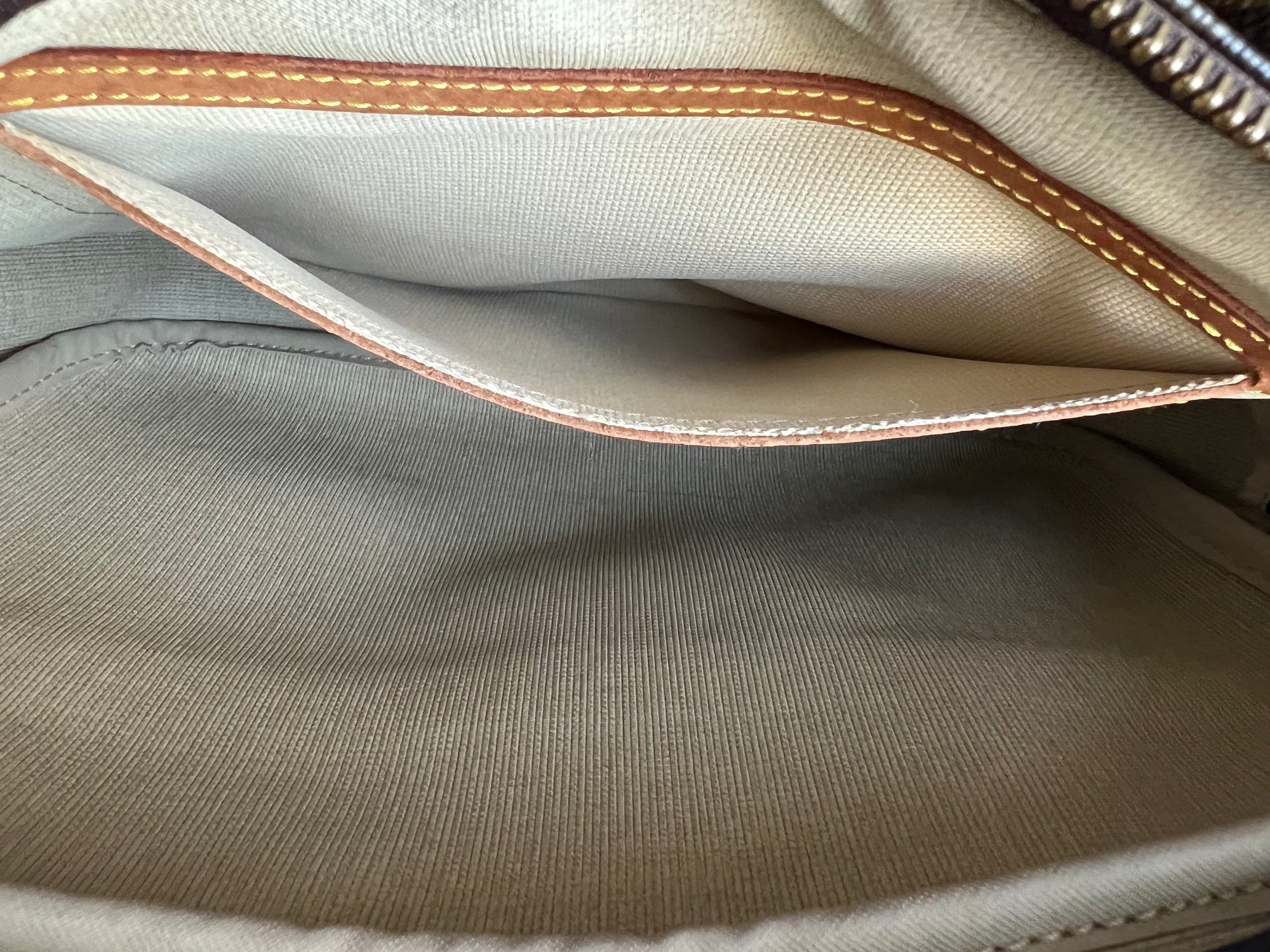 Louis Vuitton Reporter PM