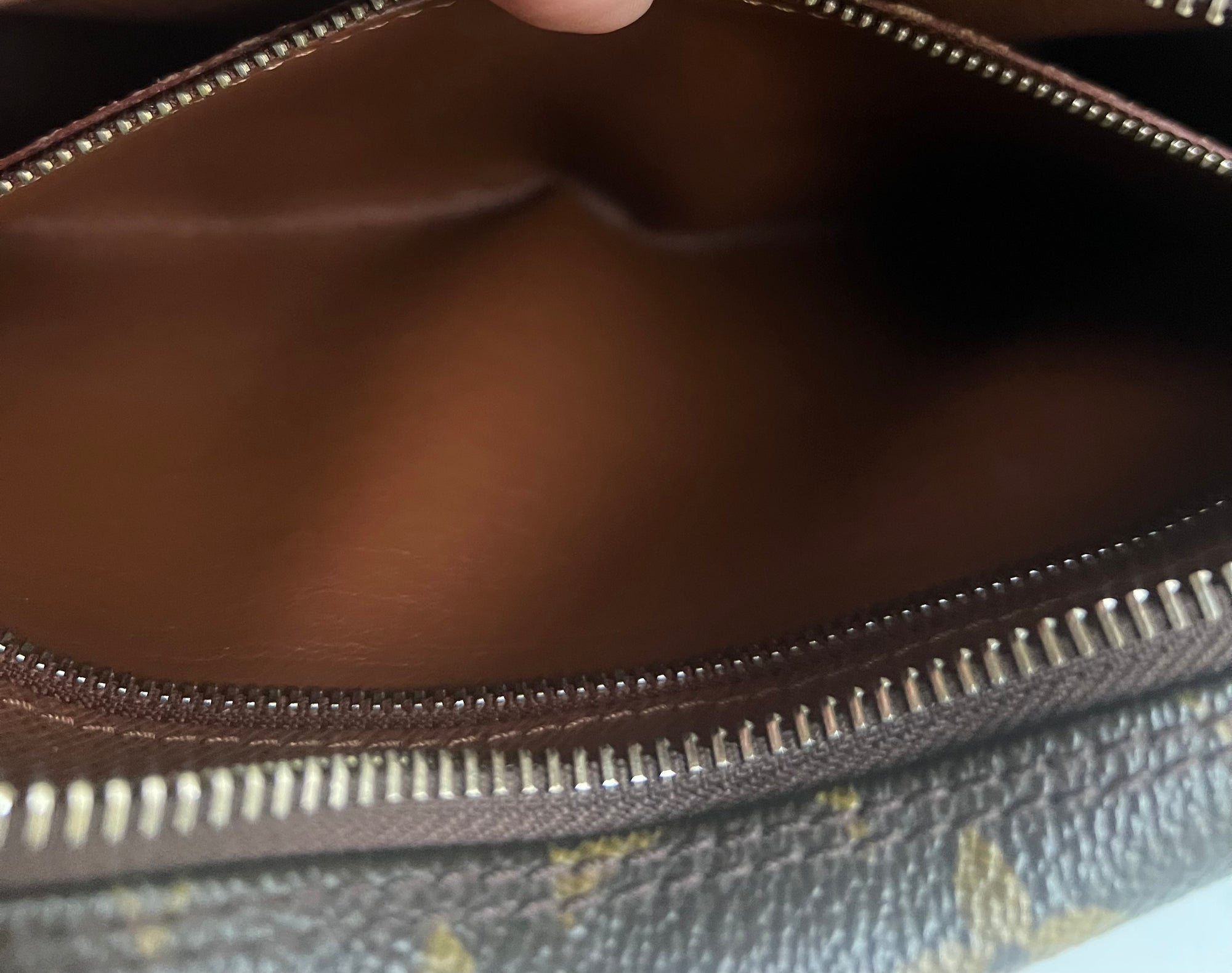 Louis Vuitton Trocadéro 27