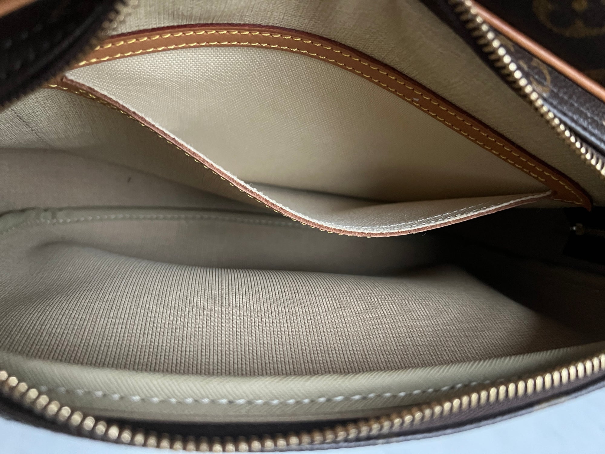 Louis Vuitton Reporter PM