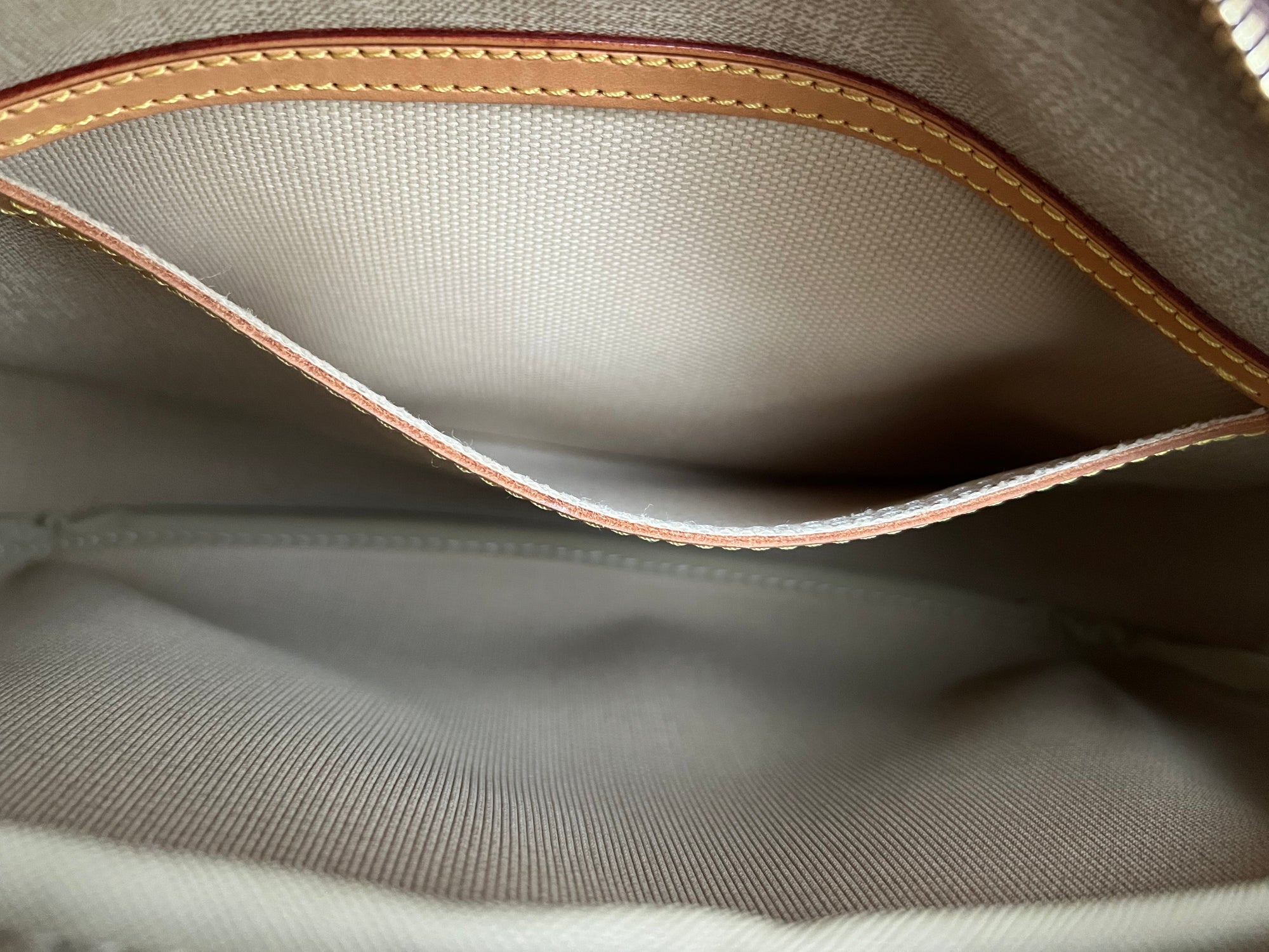 Louis Vuitton Reporter PM