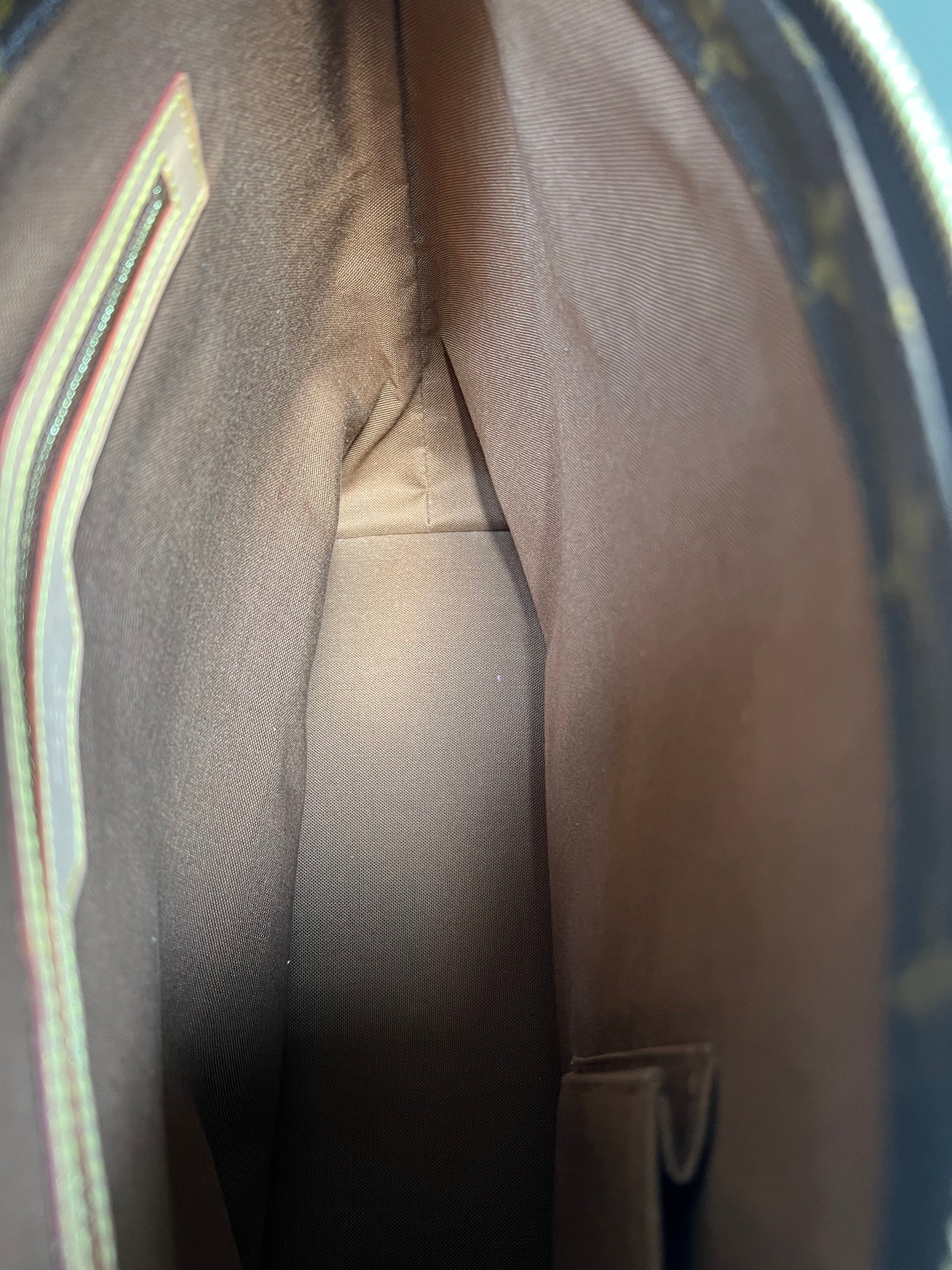 Louis Vuitton Cabas Mezzo