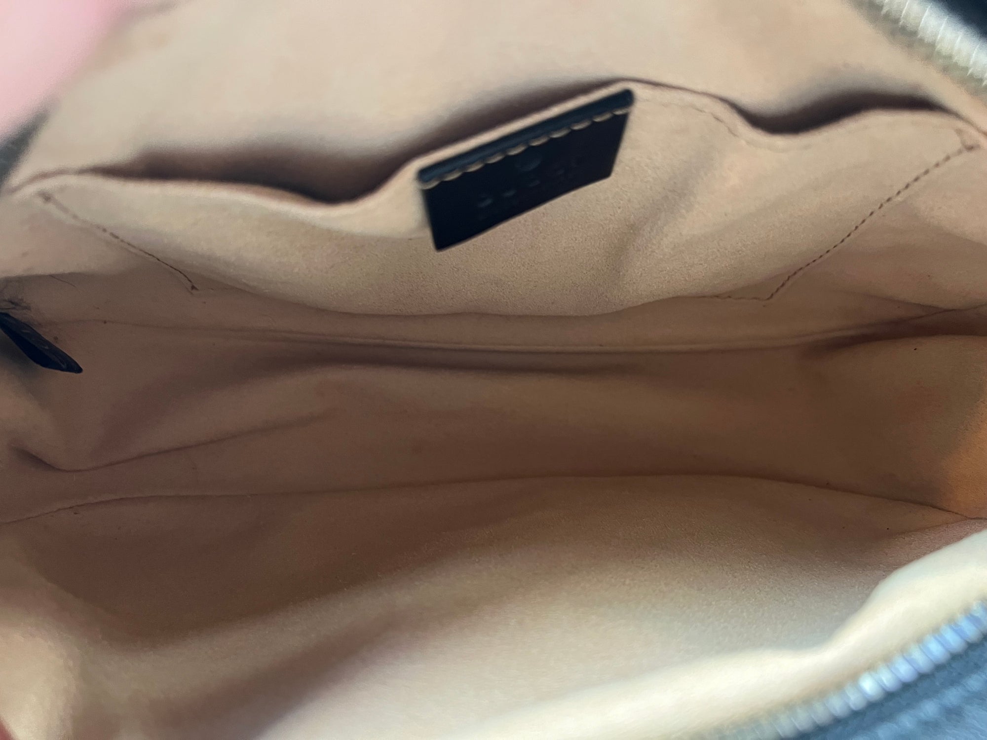 GG Marmont Small Shoulder Bag