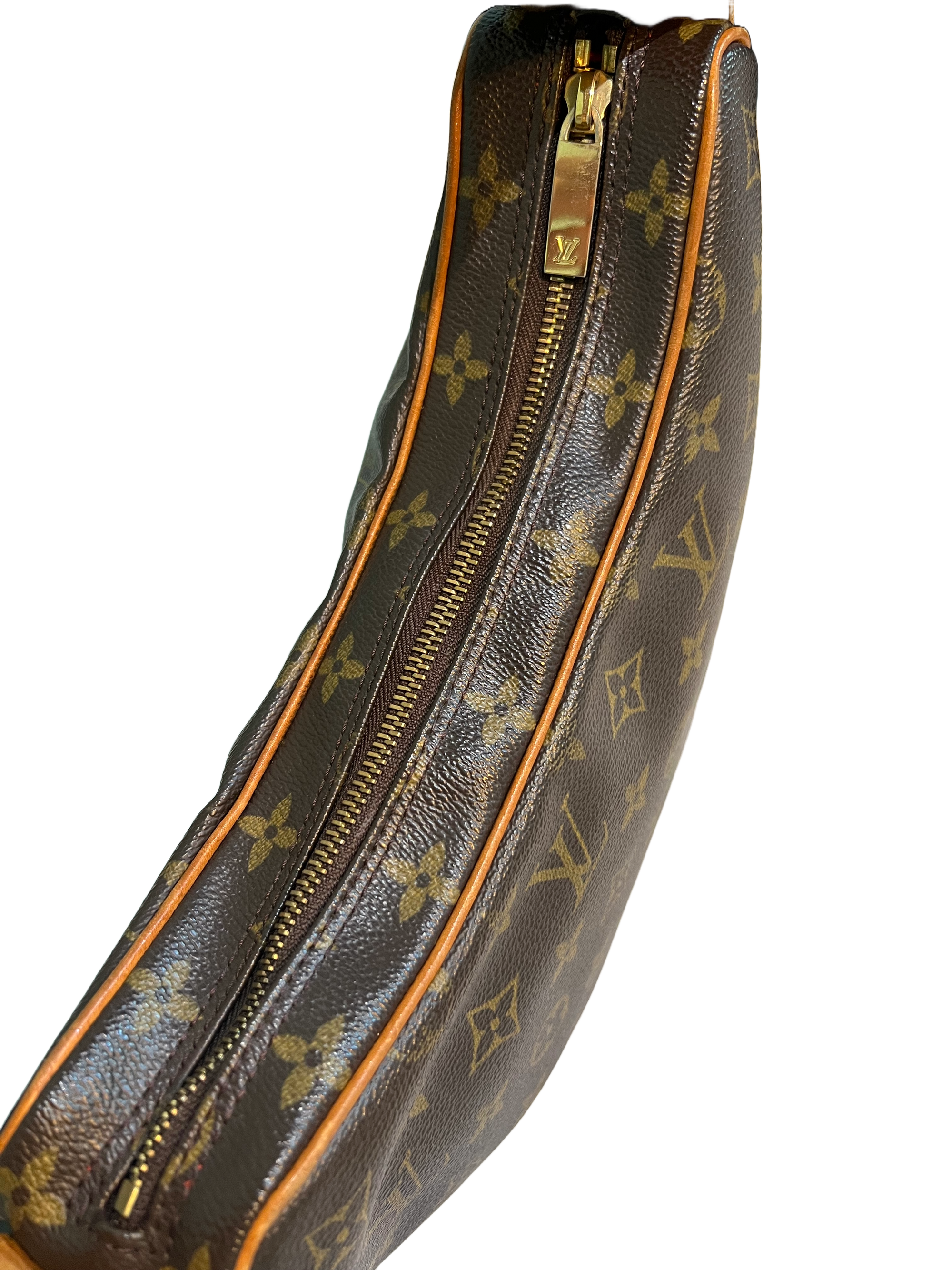 Louis Vuitton Croissant MM