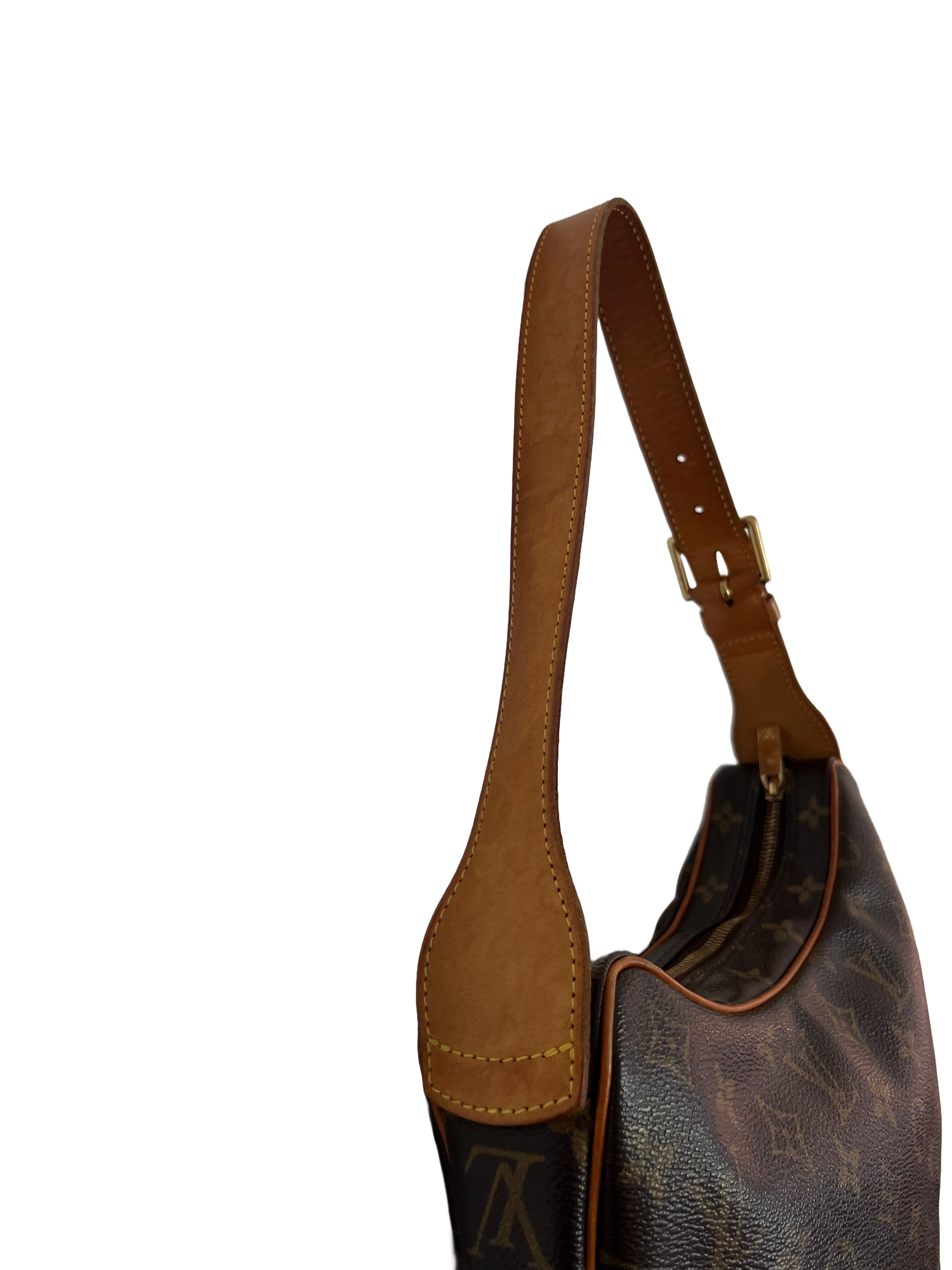 Louis Vuitton Croissant MM